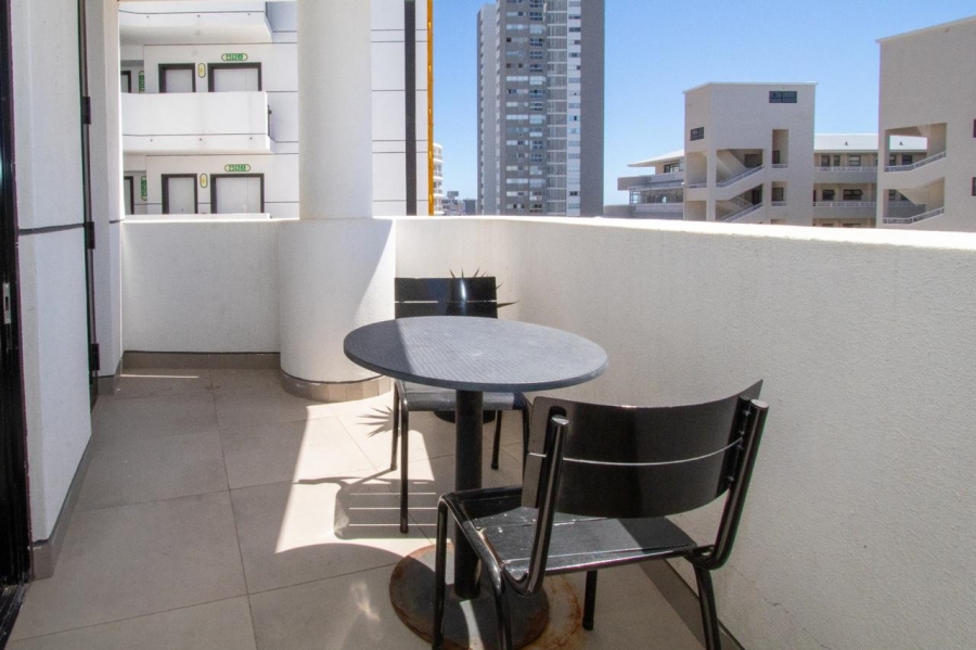 1 Bedroom Property for Sale in Sea Point Western Cape